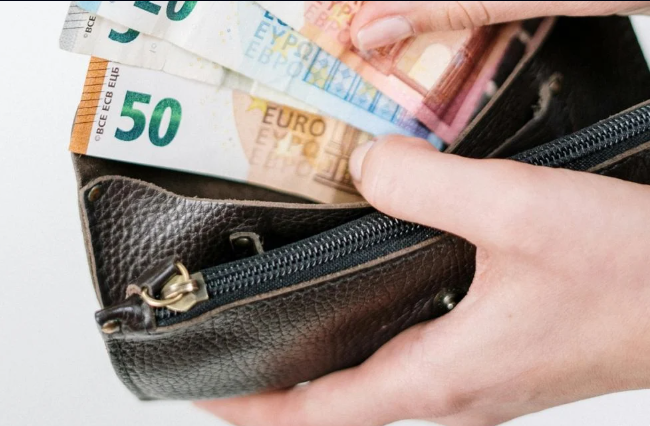 Ubacite 1 sitnicu u novčanik, biće uvijek pun: Kažu da privlači novac, uspjeh, bogatstvo i ljubav