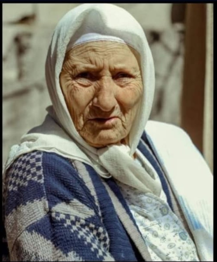 “Sin i kćerka su odrasli sa bakom na selu”