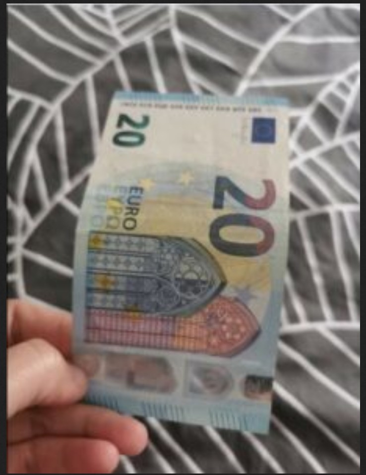 KUMI SAM NA SVADBU ODNIJELA 20 EURA, A ONDA JE PRED SVIMA POČELA DA OTVARA KOVERTE: Tada sam doživjela najveći šok u životu!