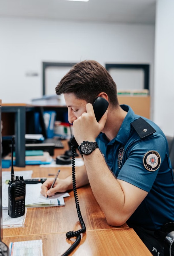 👮‍♂️ Policajac koji je svakog dana ručao s beskućnicom