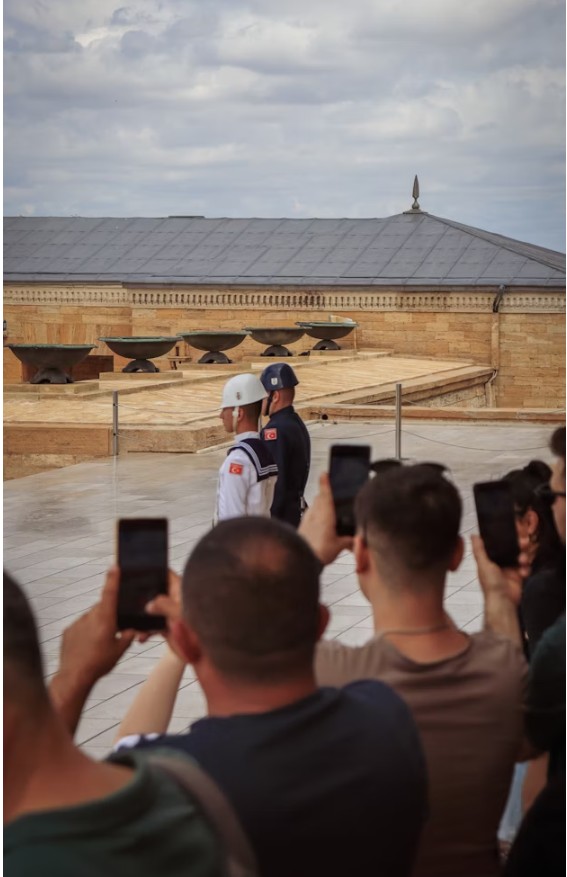 Povratak kući u tišini 🏡💔