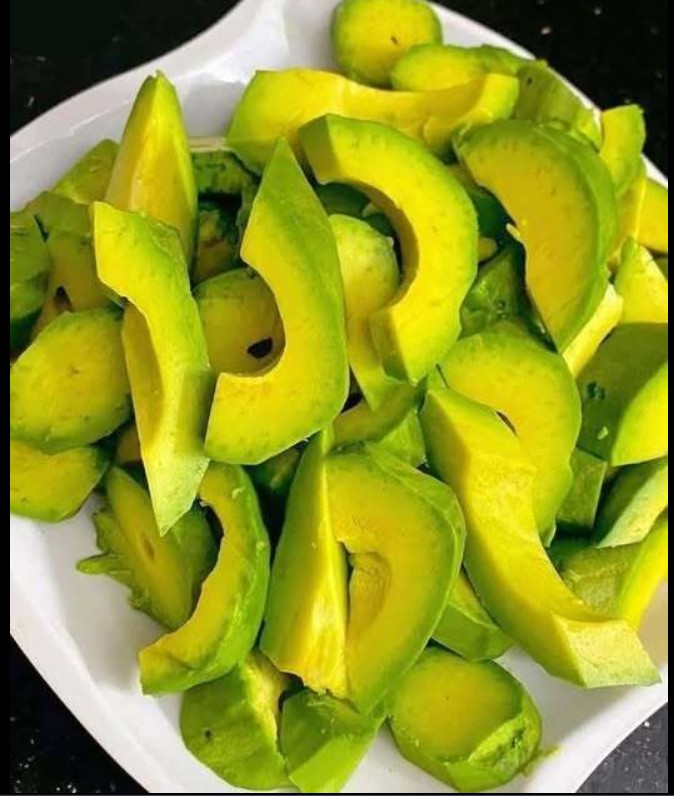 Da li Avokado GojI? Stručna i Jednostavna Objašnjenja za Zdraviji Izbor