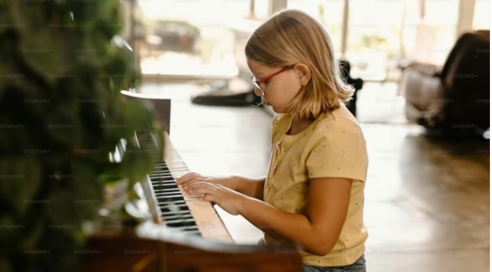 Amelia: Djevojčica koja je svojom glazbom promijenila svijet