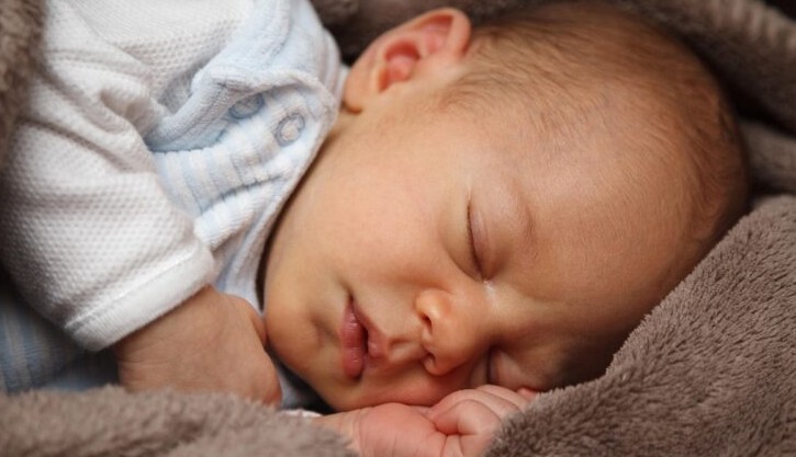 Osmijeh koji je promijenio sve: priča male Ayle i snaga prihvatanja