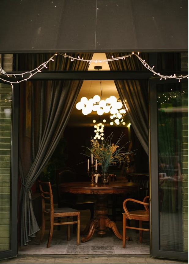 Snimke Sigurnosnih Kamera Otkrile Razlog Zašto Su Gosti Napuštali Restoran Nezadovoljni