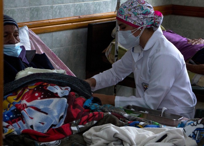 Kada majka čeka, a sin broji kvadrate: priča iz bolničke sobe koja uči šta je prava vrednost blizine