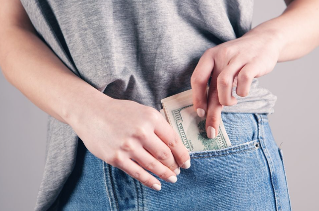 Koliko novca morate imati na računu da vas banka smatra bogatim: Tri ključne kategorije