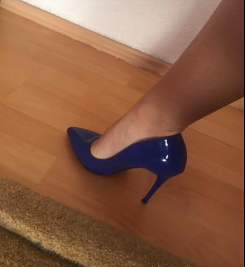 “Kupila djevojka neke sandale sad za ljeto sa veoma velikom štiklom”