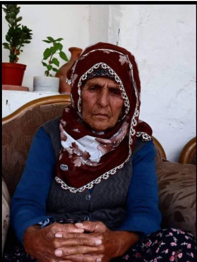 Priča: Starica u banci