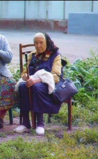 POUČNA PRIČA: Na svojoj svadbi sin postavio majku na čelo stola