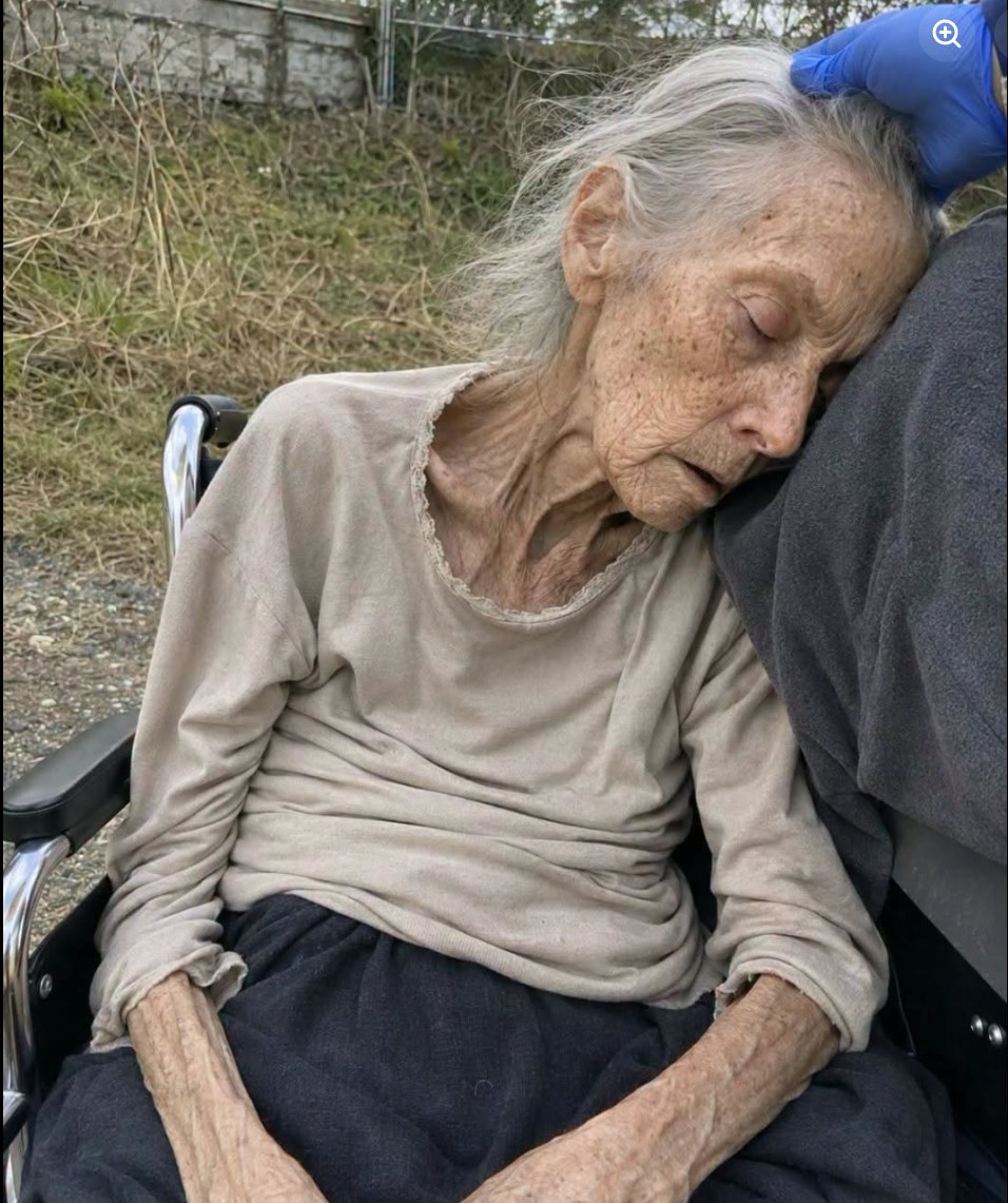 95-GODIŠNJA STARICA PRONAĐENA U KOLICIMA KRAJ PUSTOG PUTA: Pet meseci je bila nestala, a kada se probudila u bolnici, njene reči pokrenule su nova pitanja