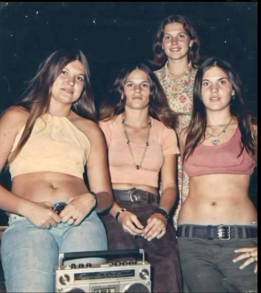Fotografija iz 70-ih koja budi nostalgiju: Detalj koji otkriva koliko se svijet promijenio